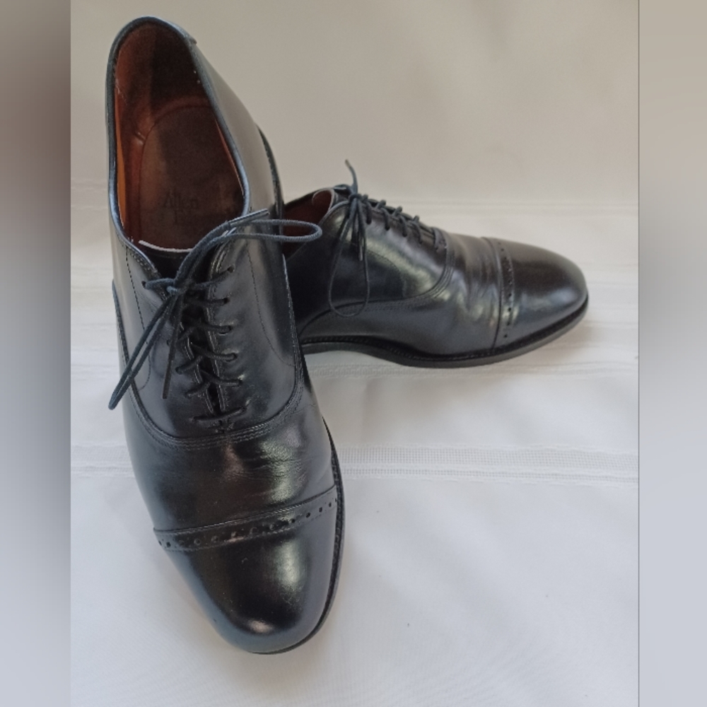 AE Byron 8 E Allen Edmonds Cap Toe Oxford Black Excellent cond brogue